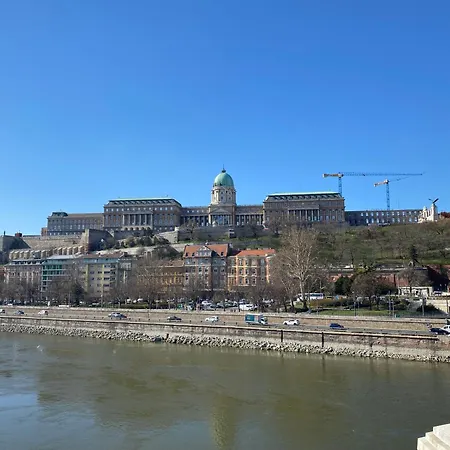 Chain Bridge Appartamento *