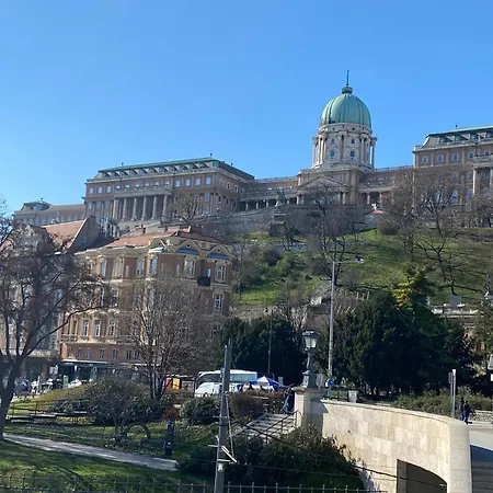 Chain Bridge Appartamento *
