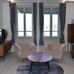 Chain Bridge Apartment *