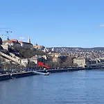 Apartment Chain Bridge Budapest