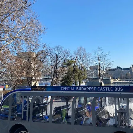 Chain Bridge דירה